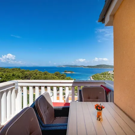 Gita, Bilo - Primosten *