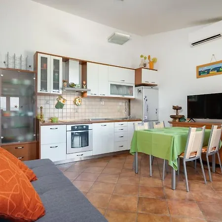 Gita, Bilo - Primosten *