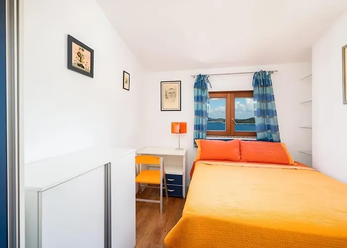 Gita, Bilo - Primosten * Dolac